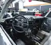 Auch der Innenraum wird komplett umgebaut: Recaro Pole Position-Sitze, Leder mit Hahnentritt-Muster und individualisierte Rundinstrumente.